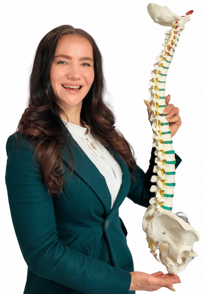 Franziska Barth mit Wirbelsäulen-Modell