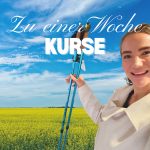 Franziska Barth Nordic Walking Trainerin Stuttgart Weilimdorf Korntal lachend dynamisch Stöcke Natur